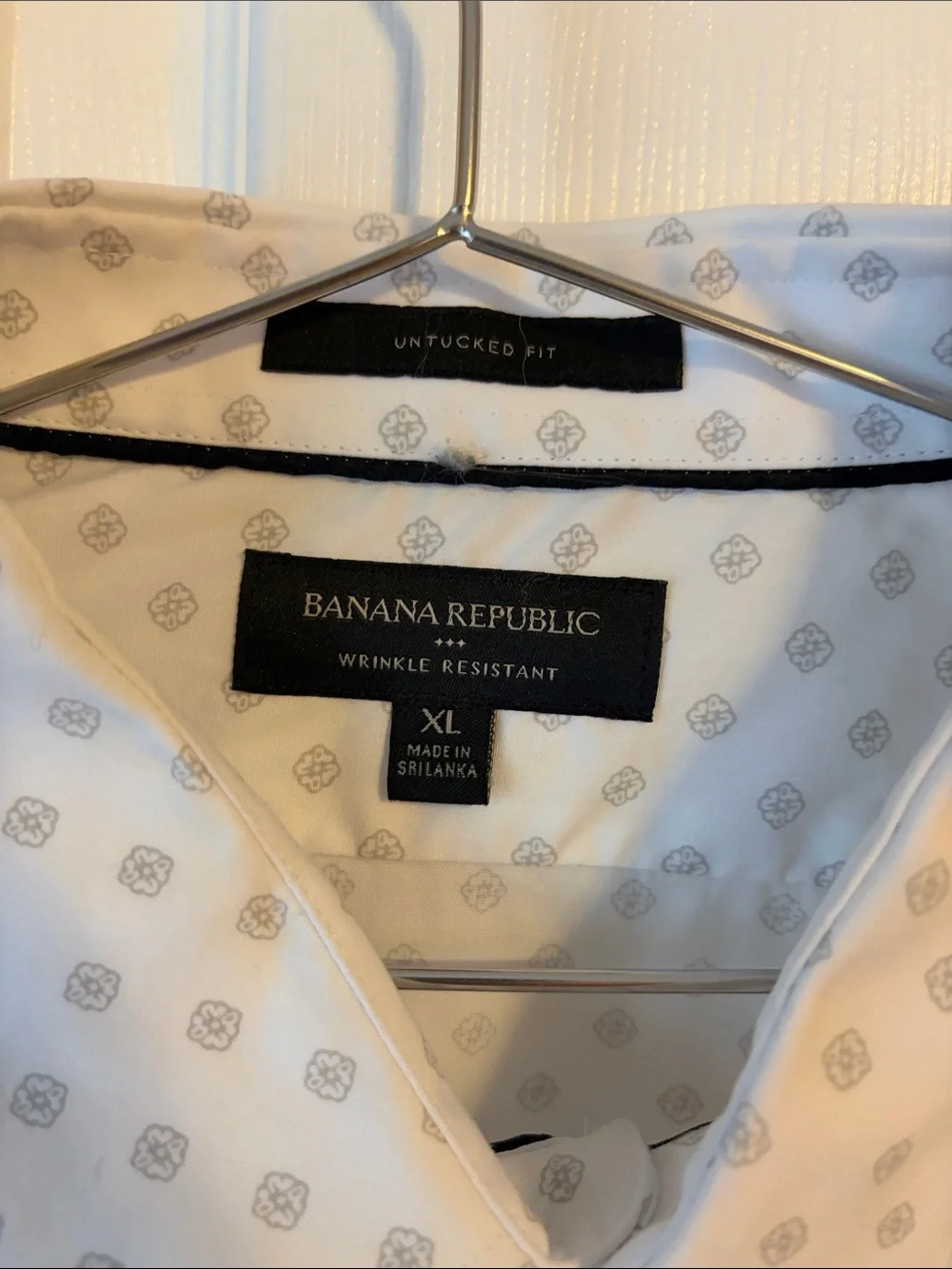 Banana Republic White Button-Up Shirt with Light Gray Dot Print
